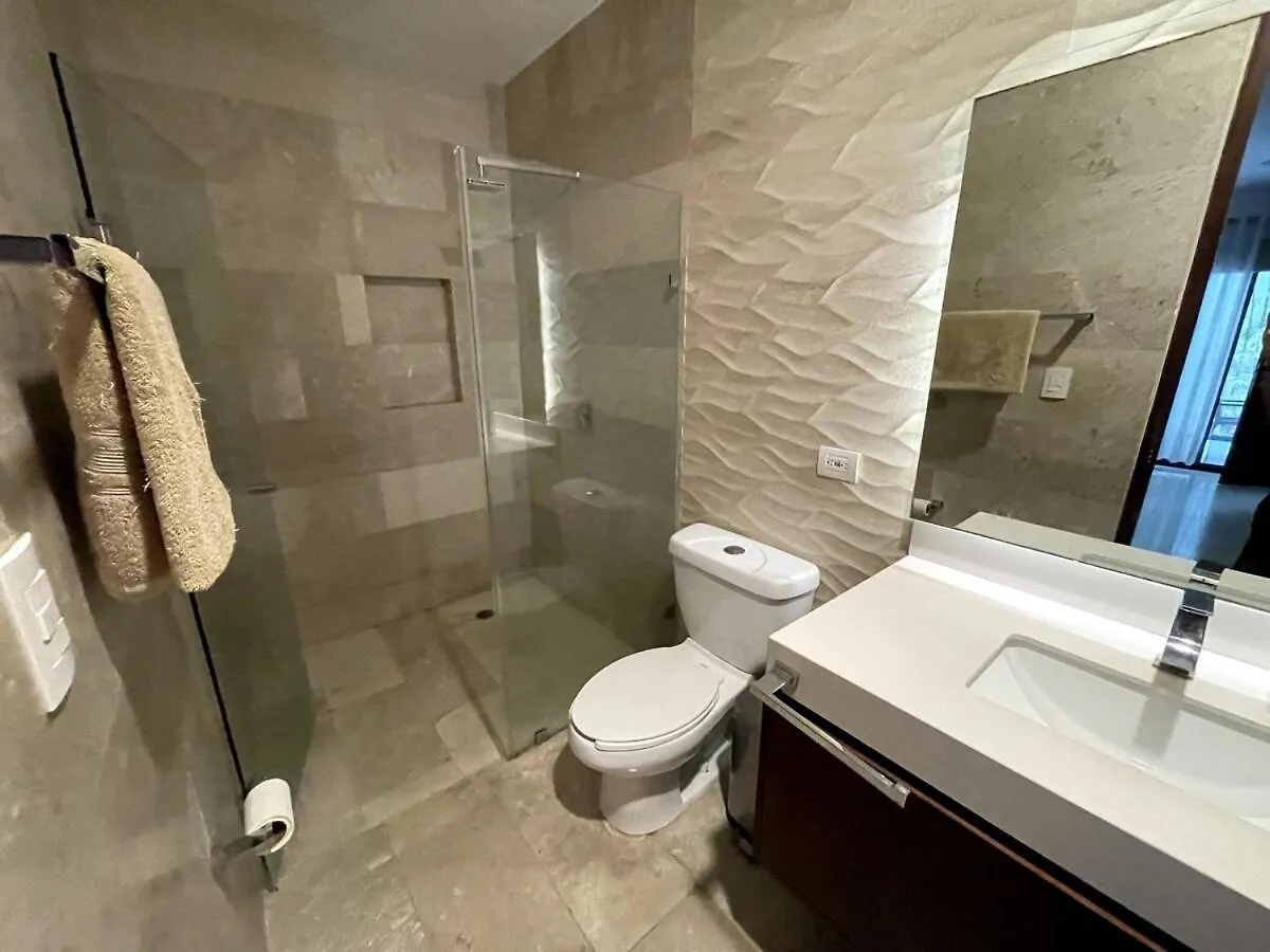 5Th Avenue Quiet Luxury With Jacuzzi Beachfront Playa del Carmen Apartment
