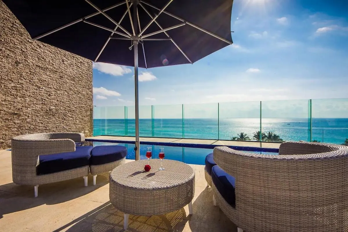 5Th Avenue Quiet Luxury With Jacuzzi Beachfront contacts
