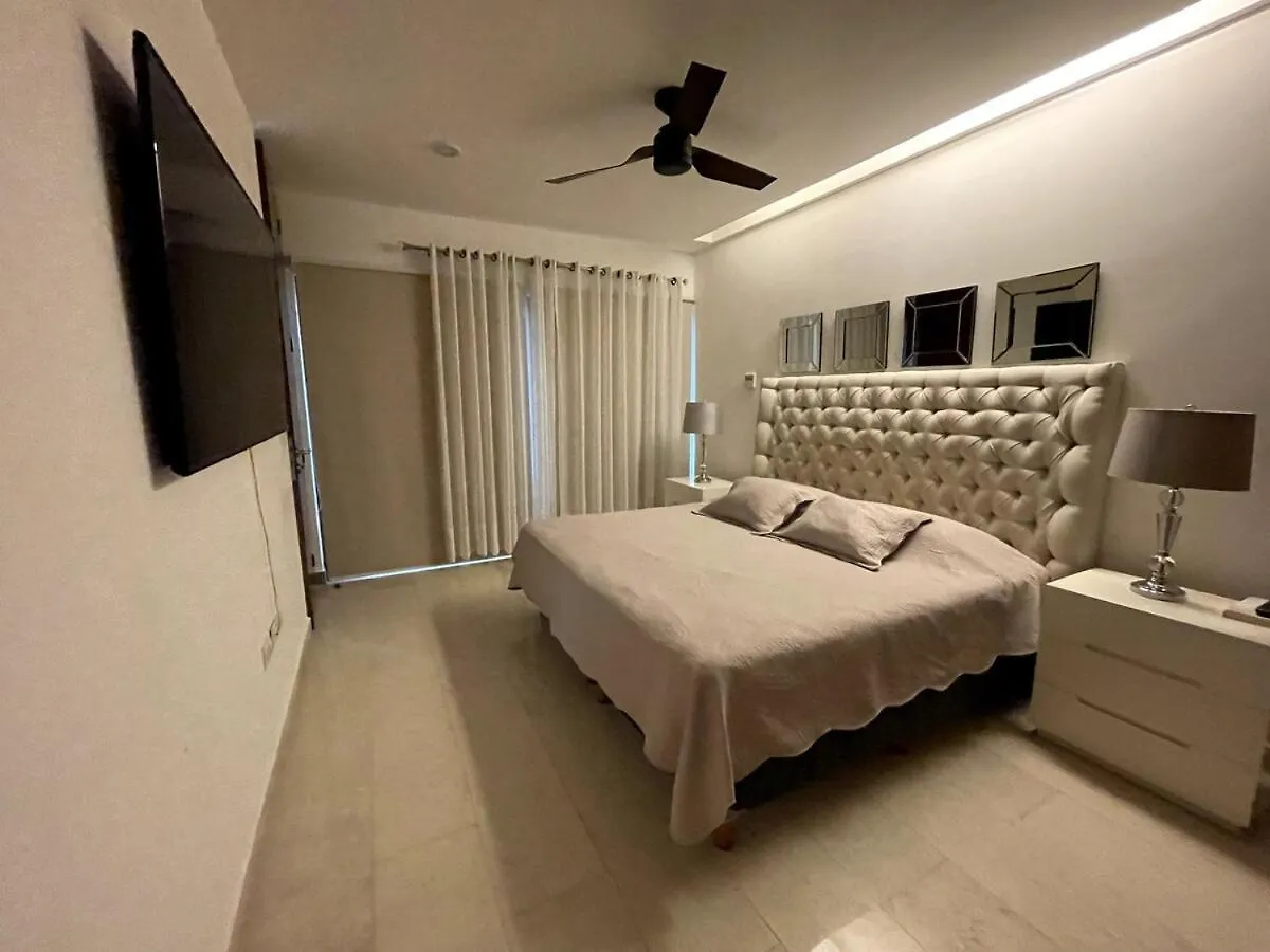 Apartment 5Th Avenue Quiet Luxury With Jacuzzi Beachfront Playa del Carmen