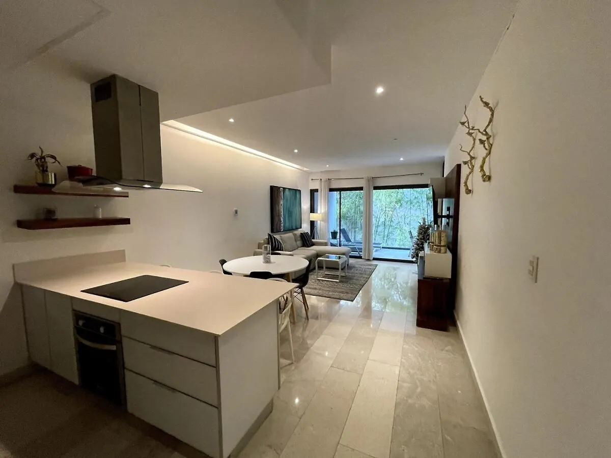 5Th Avenue Quiet Luxury With Jacuzzi Beachfront Playa del Carmen Mexico