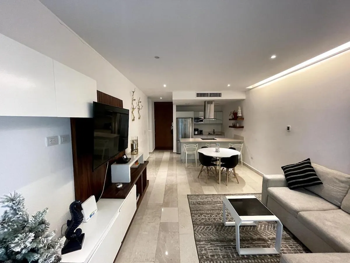 5Th Avenue Quiet Luxury With Jacuzzi Beachfront Playa del Carmen Mexico