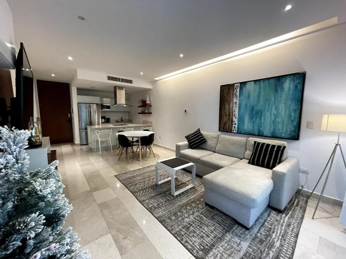 5Th Avenue Quiet Luxury With Jacuzzi Beachfront Playa del Carmen Apartment